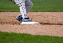 New Balance Womens Velo V1 Softball Cleats
