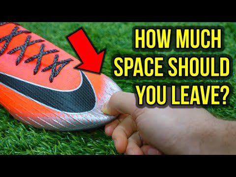football boots toe space