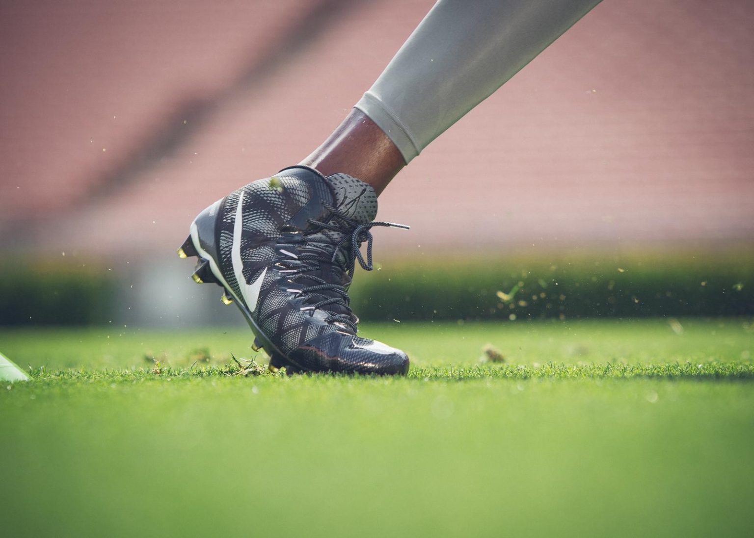 cleats-for-football-soccer-more-lacrosse-cleats-cleats-report