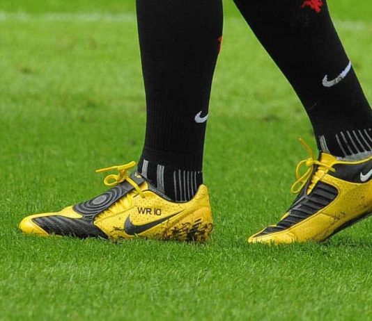 are tight or loose cleats better for soccer 4